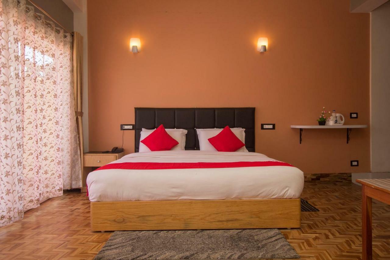 The Pelling Resort Esterno foto