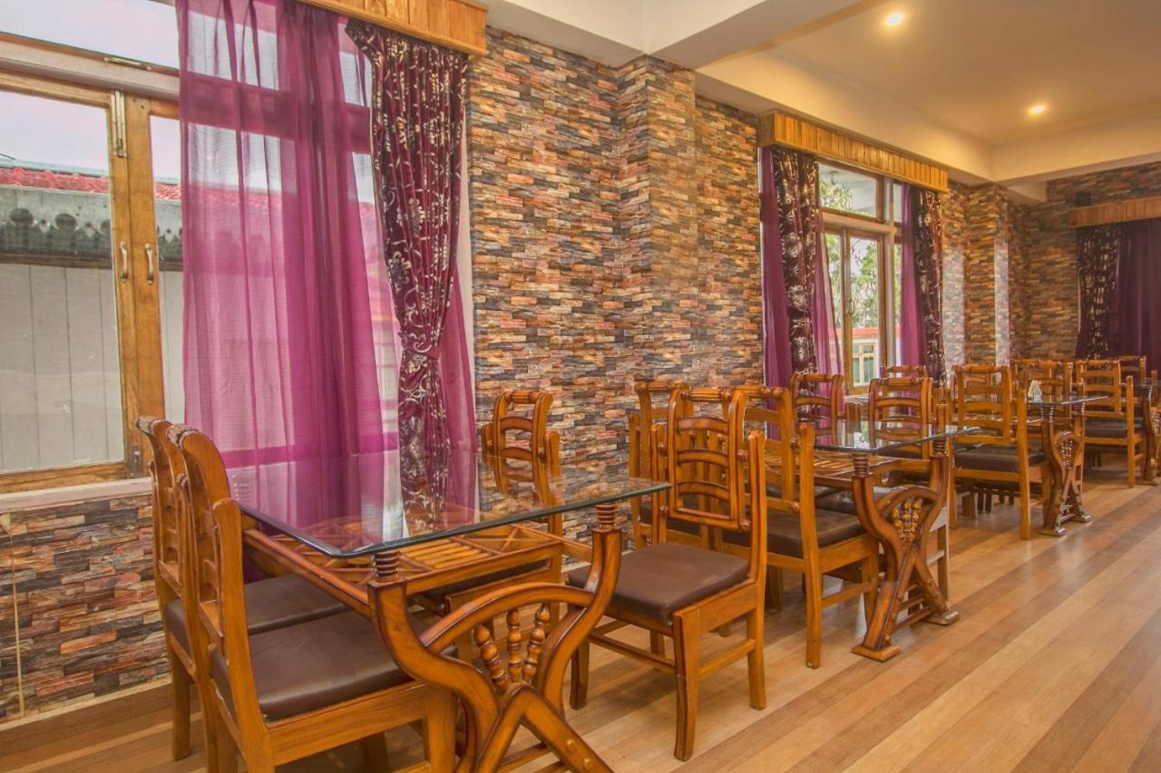 The Pelling Resort Esterno foto